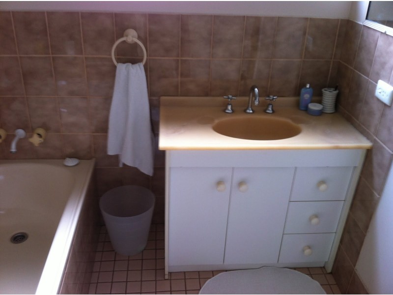 146 Passage Street, Cleveland QLD 4163