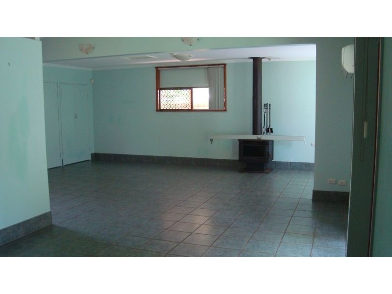 16 Bay Street, Redland Bay QLD 4165