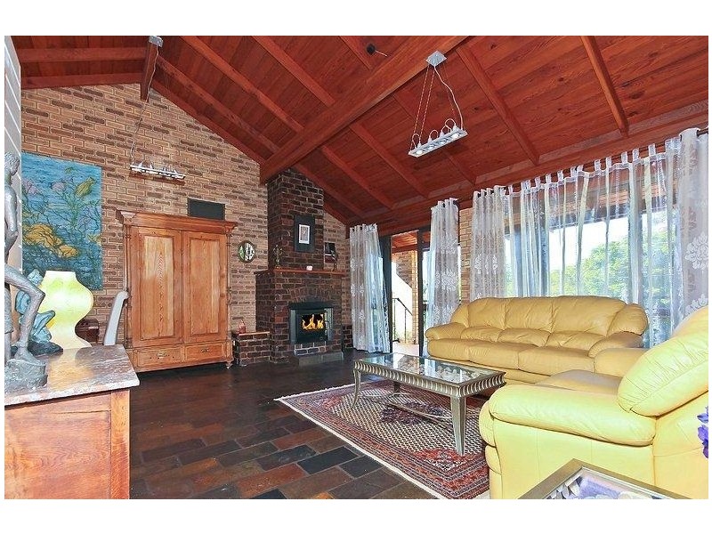 4 Ernest Street, Birkdale QLD 4159