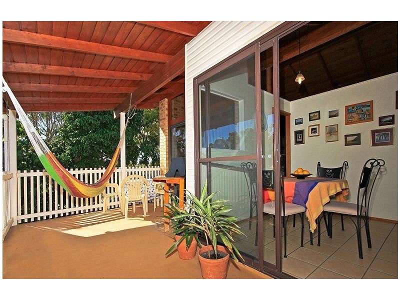 4 Ernest Street, Birkdale QLD 4159