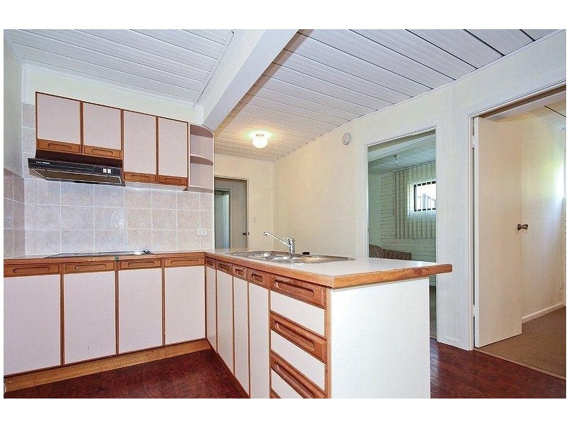 4 Ernest Street, Birkdale QLD 4159