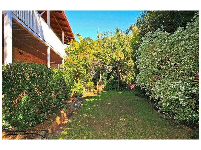 4 Ernest Street, Birkdale QLD 4159