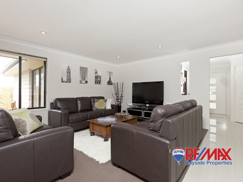 26 Pentecost Pl, Redland Bay QLD 4165