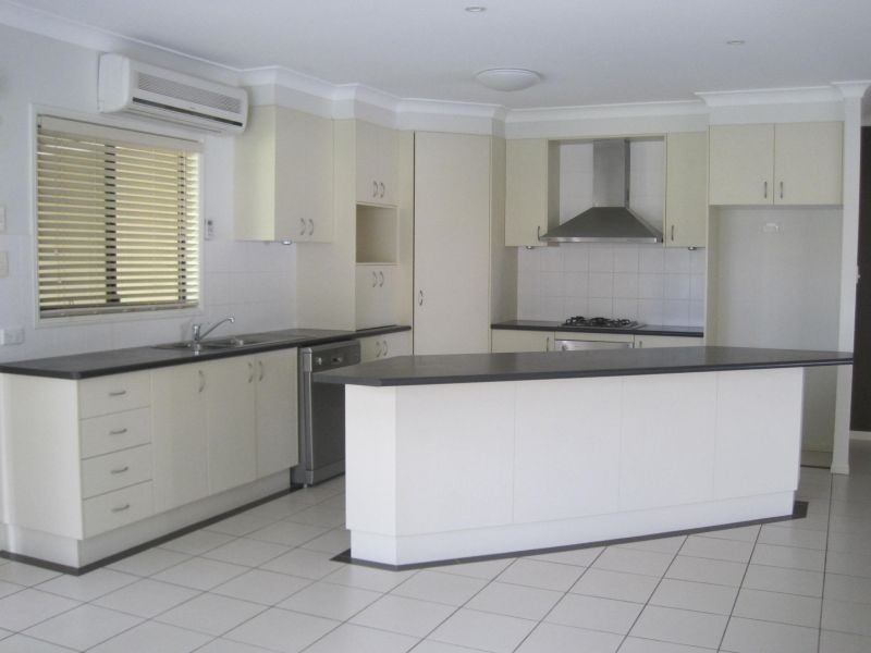 27 Ebony Crescent, Redland Bay QLD 4165