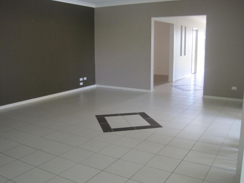 27 Ebony Crescent, Redland Bay QLD 4165