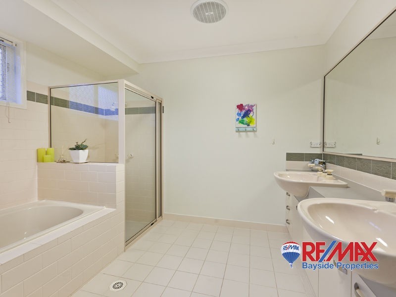 17 Zephyr Court, Birkdale QLD 4159