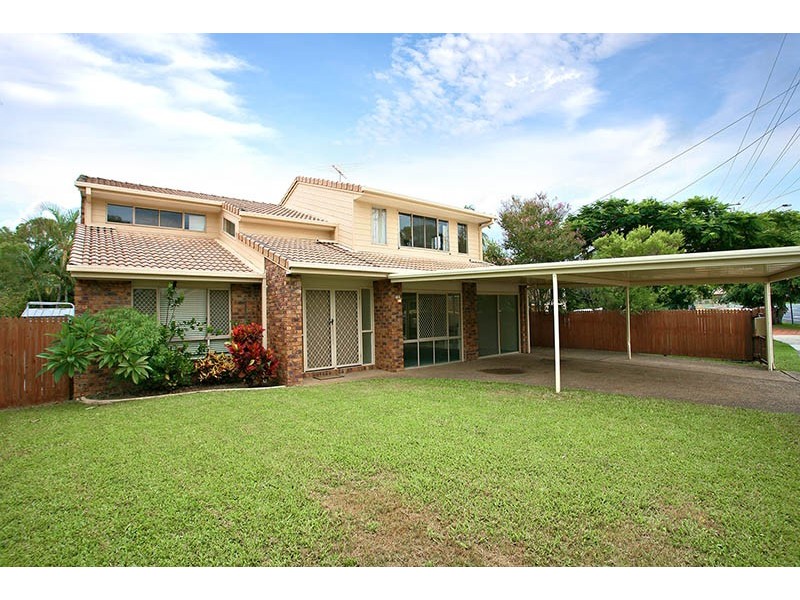 8 Thompson St, Victoria Point QLD 4165