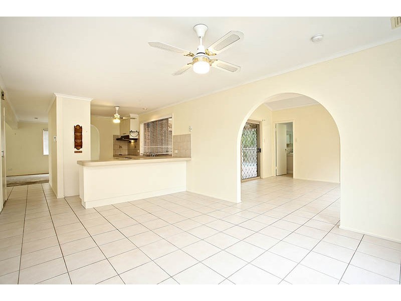 8 Thompson St, Victoria Point QLD 4165