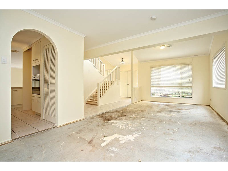 8 Thompson St, Victoria Point QLD 4165