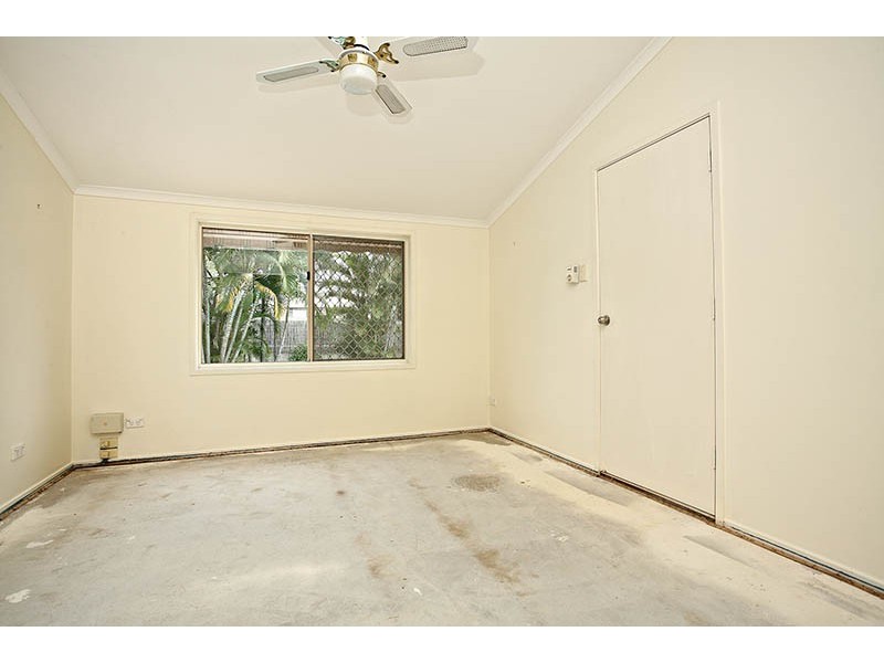 8 Thompson St, Victoria Point QLD 4165