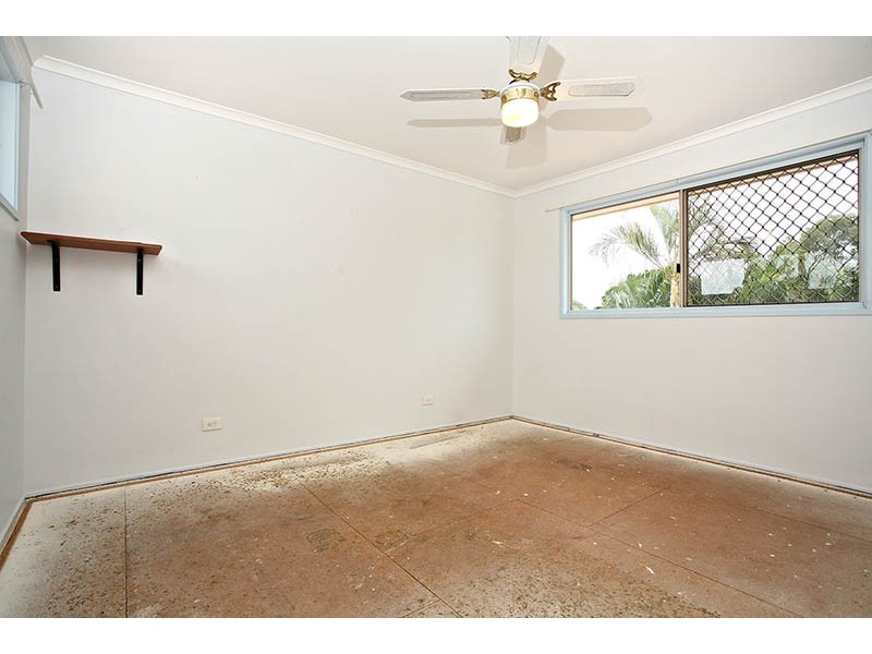 8 Thompson St, Victoria Point QLD 4165