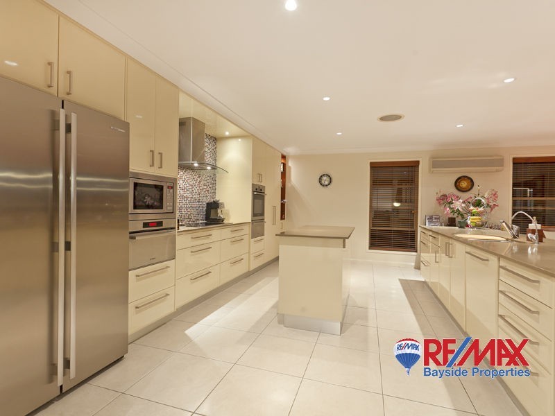 9 Swordfish Ct, Birkdale QLD 4159