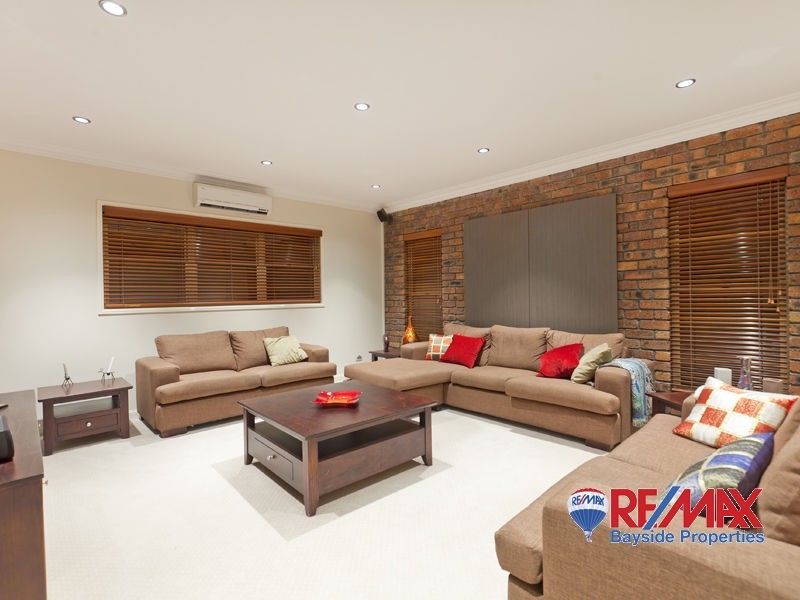 9 Swordfish Ct, Birkdale QLD 4159