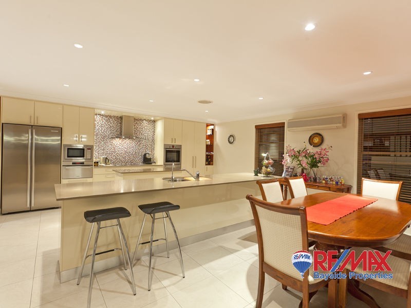 9 Swordfish Ct, Birkdale QLD 4159