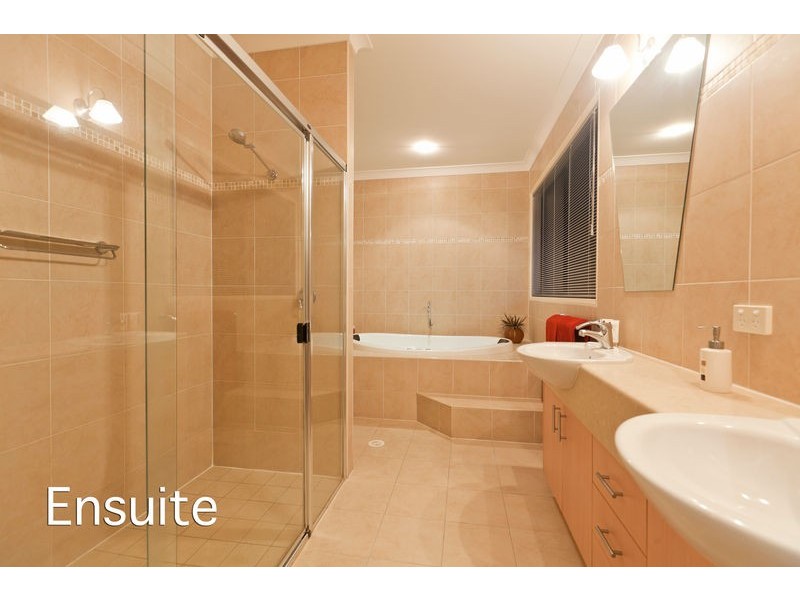 78 Allan Day Drive, Wellington Point QLD 4160