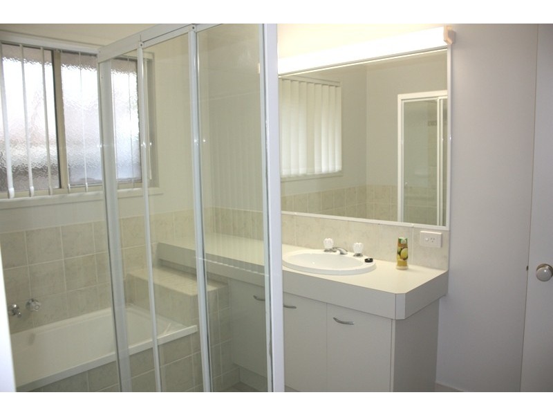 8 Myra St, Birkdale QLD 4159