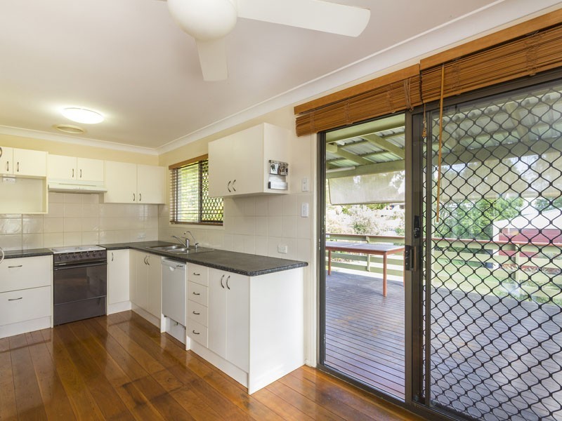 14 Currawong Drive, Birkdale QLD 4159