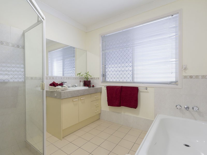 4 Comic Court, Wellington Point QLD 4160