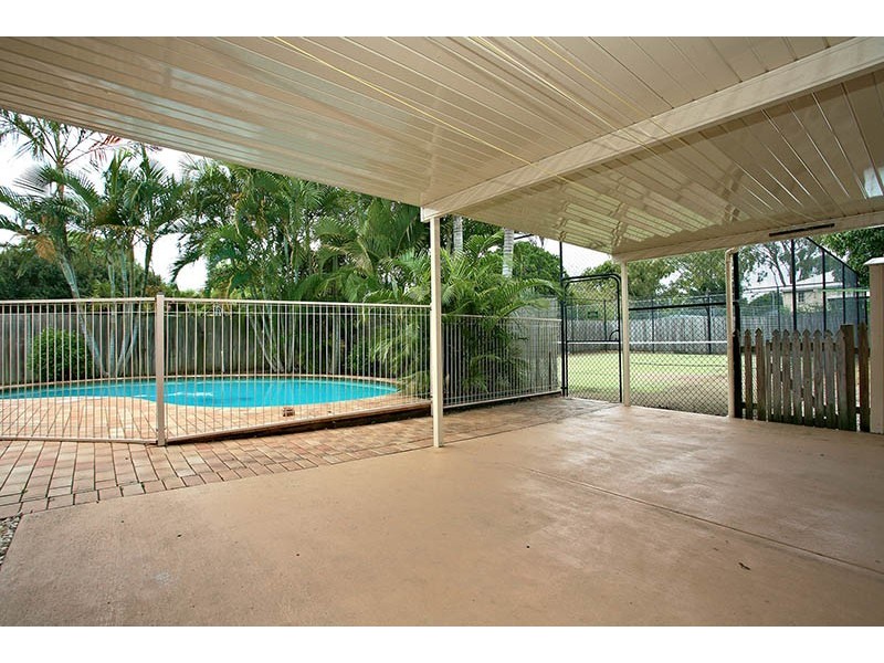 8 Thompson St, Victoria Point QLD 4165