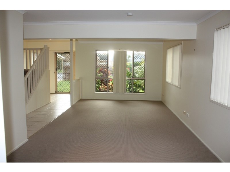 8 Thompson St, Victoria Point QLD 4165