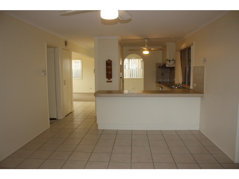 8 Thompson St, Victoria Point QLD 4165