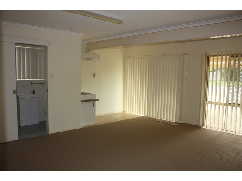 8 Thompson St, Victoria Point QLD 4165