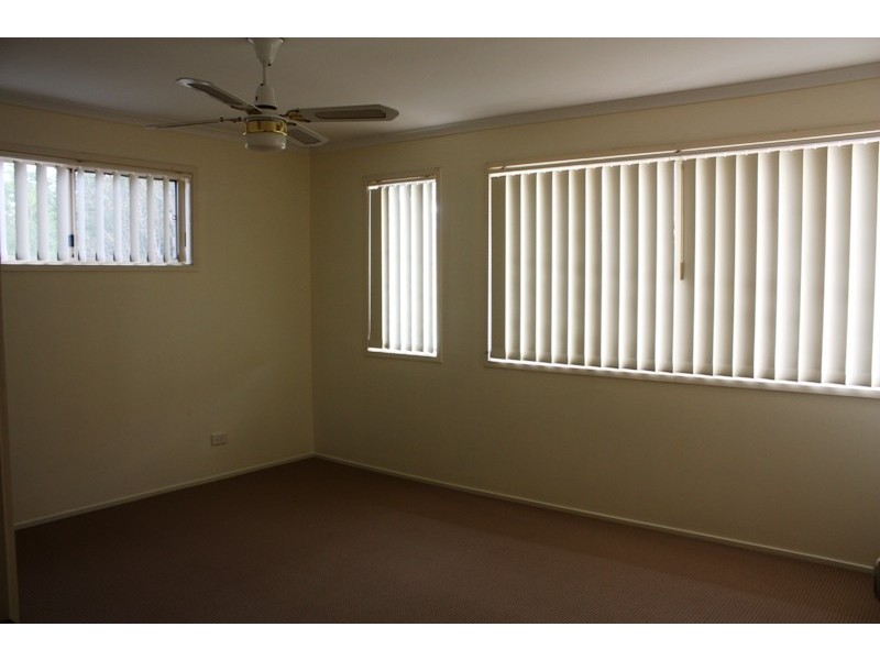 8 Thompson St, Victoria Point QLD 4165