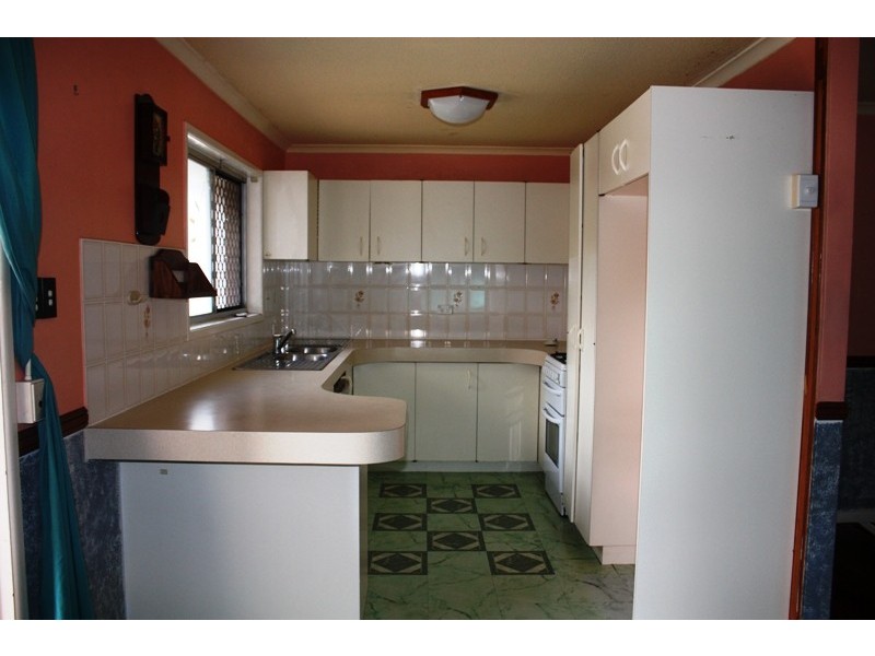 21 Charles St, Birkdale QLD 4159