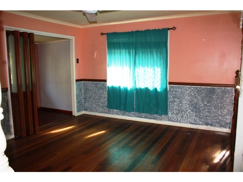 21 Charles St, Birkdale QLD 4159