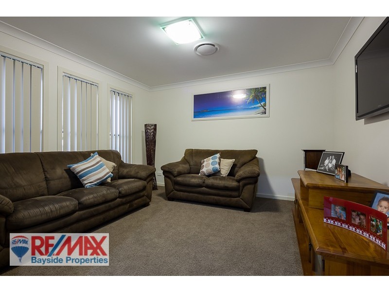 14 Lois Pl, Redland Bay QLD 4165
