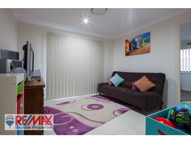 14 Lois Pl, Redland Bay QLD 4165