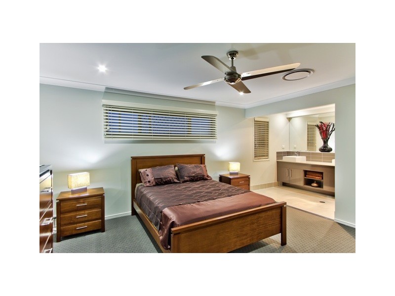 344 Stanley Rd, Carina QLD 4152