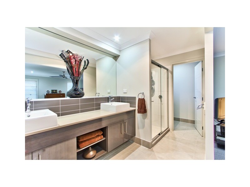 344 Stanley Rd, Carina QLD 4152