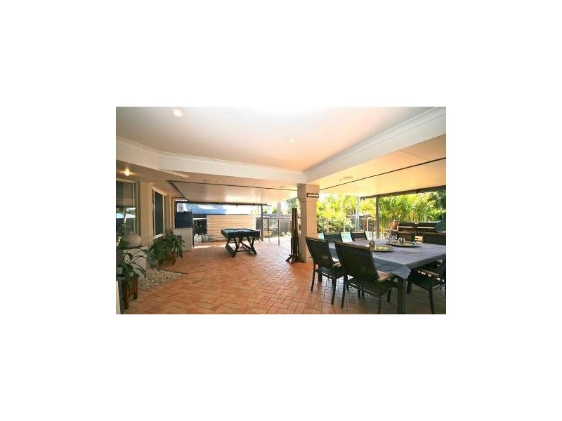 15 Mallan Tce, Birkdale QLD 4159