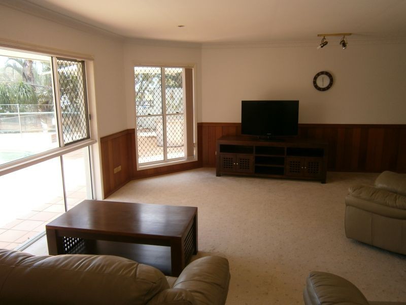 26 Downwind Ct, Birkdale QLD 4159