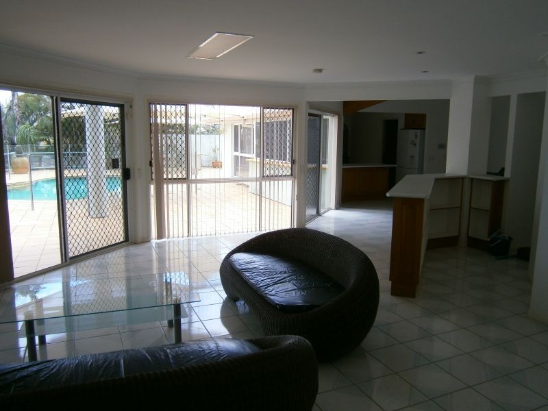 26 Downwind Ct, Birkdale QLD 4159