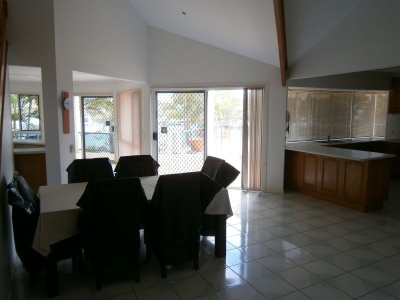 26 Downwind Ct, Birkdale QLD 4159