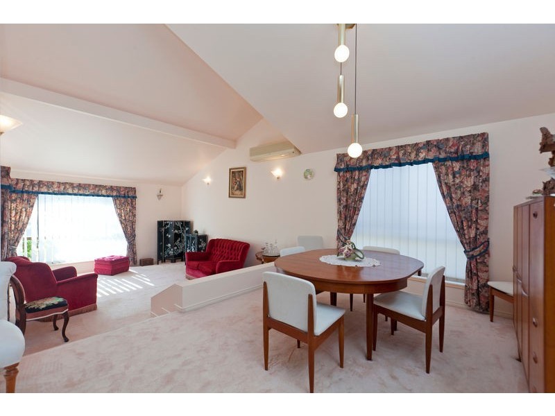 24 Mainroyal Court, Raby Bay QLD 4163