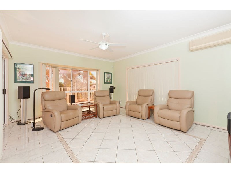 8 Mainroyal Court, Raby Bay QLD 4163