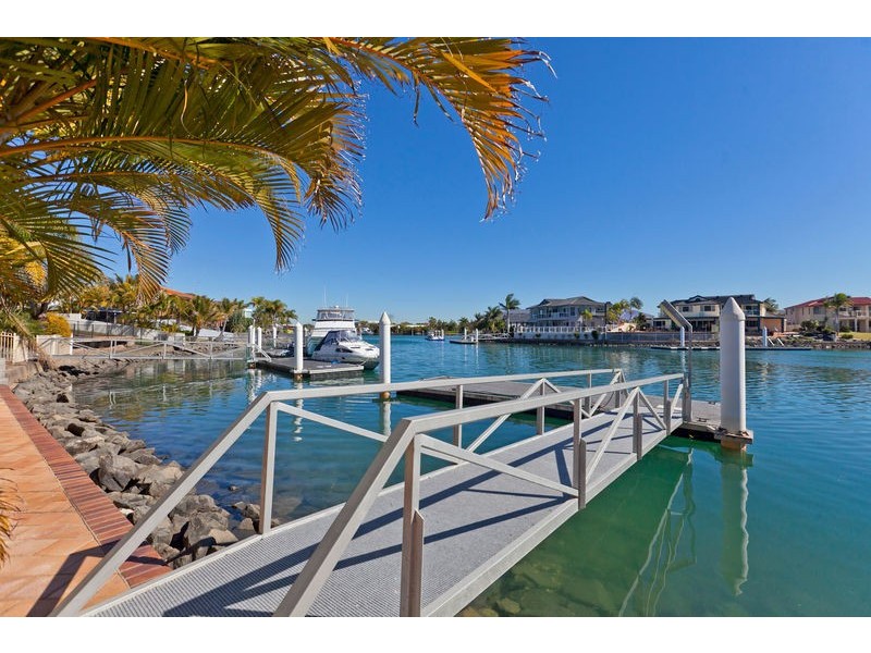 8 Mainroyal Court, Raby Bay QLD 4163