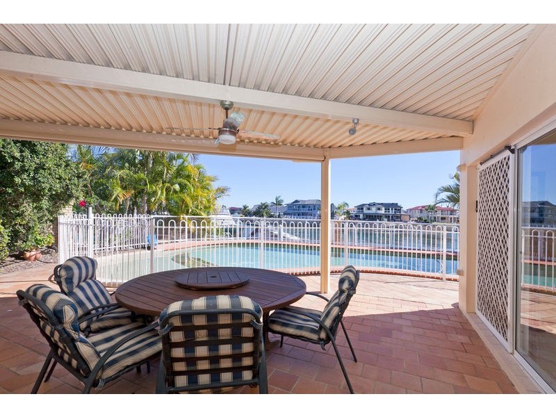 8 Mainroyal Court, Raby Bay QLD 4163