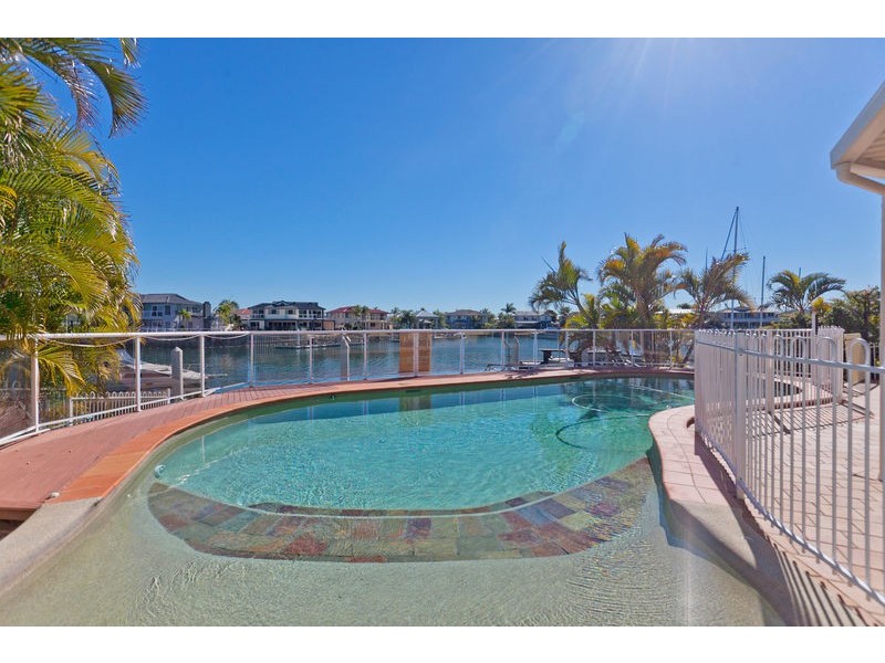 8 Mainroyal Court, Raby Bay QLD 4163