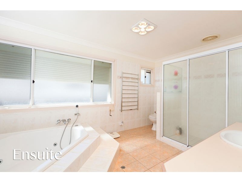 8 Mainroyal Court, Raby Bay QLD 4163