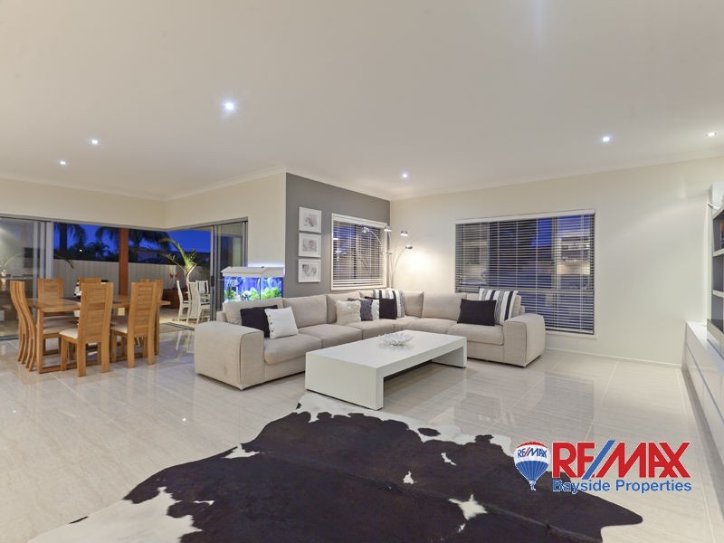 24A Compass Court, Raby Bay QLD 4163