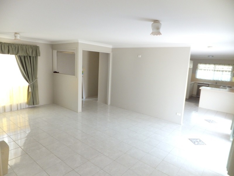 8 Sunnybay Dr, Birkdale QLD 4159