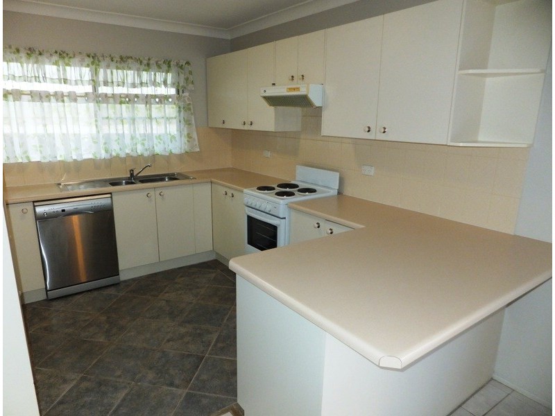 8 Sunnybay Dr, Birkdale QLD 4159