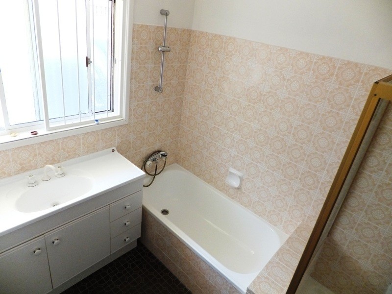 8 Sunnybay Dr, Birkdale QLD 4159