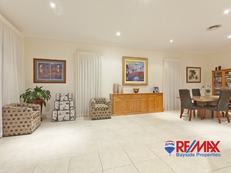 24 Gray St, Redland Bay QLD 4165