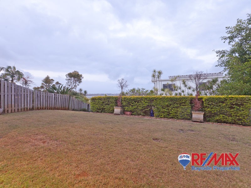 24 Gray St, Redland Bay QLD 4165