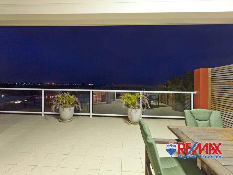 24 Gray St, Redland Bay QLD 4165